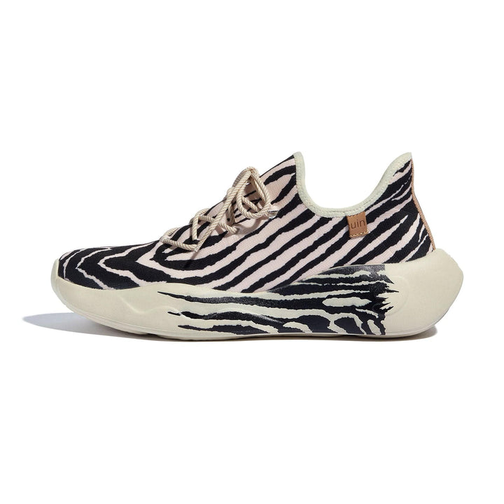 UIN Footwear Men Zebra-Stripe San Sebastian II Men Canvas loafers