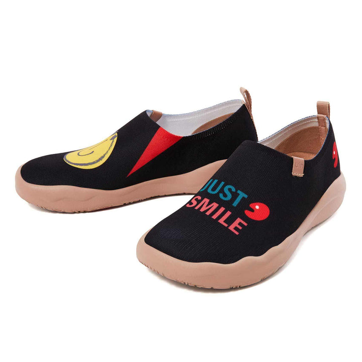 UIN Footwear Women Smiley Knitted Women Canvas loafers